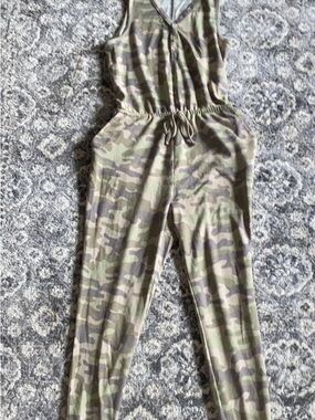 Bobbie Brooks Camo Print Sleeveless Jumpsuit Romper